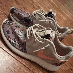 floral print roshe runs